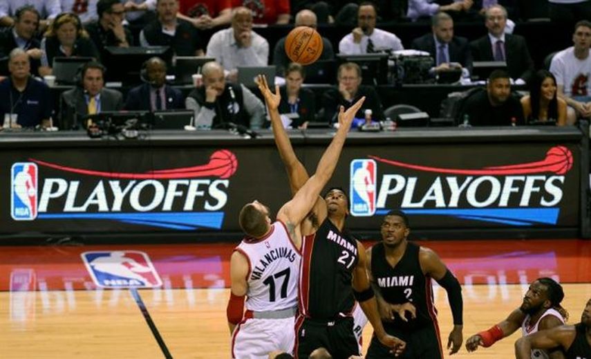 96-92. Carroll y Valanciunas salvan a Raptors y empatan la serie