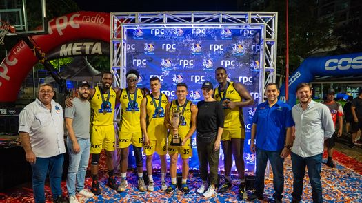 Kinder Garden es el primer equipo en ganar el título de Media Cancha.&nbsp;