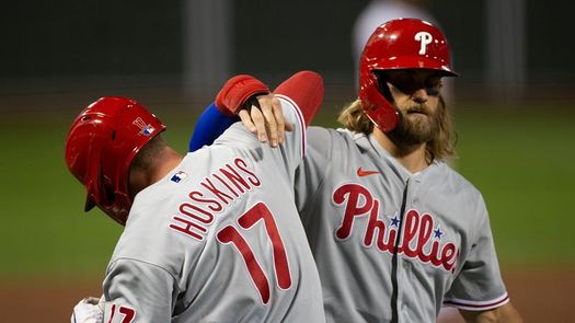 4-2. Harper y Hoskins pegan sendos jonrones contra los Padres