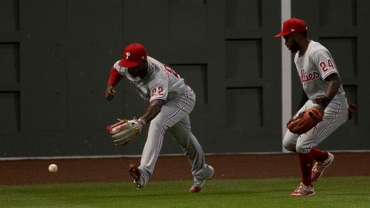 15-10. McCutchen pega grand slam contra los Cachorros