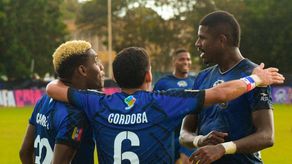 Rouse (derecha) es el Goleador del Zula FC.&nbsp;