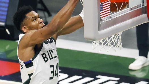 Antetokounmpo pide ambición a los Bucks y no enfocarse en el pasado