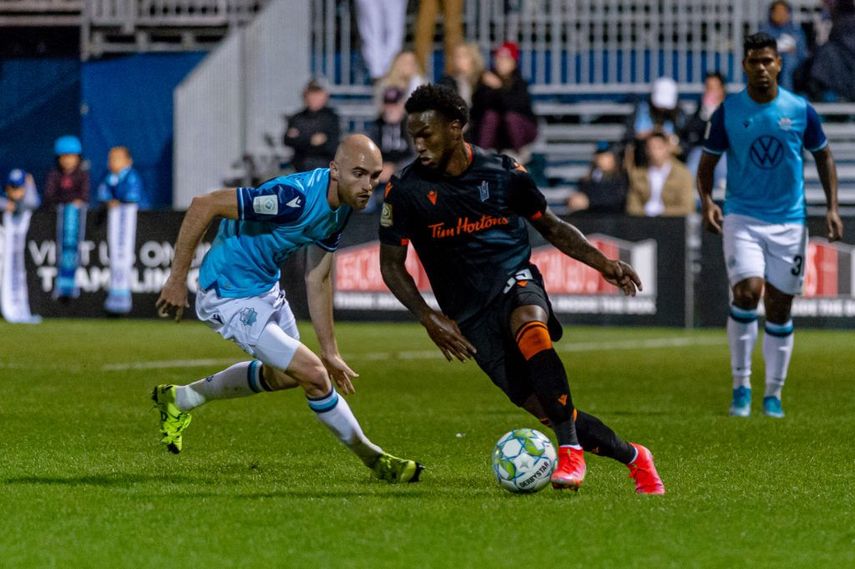 Omar Browne en el XI Ideal de la Premier