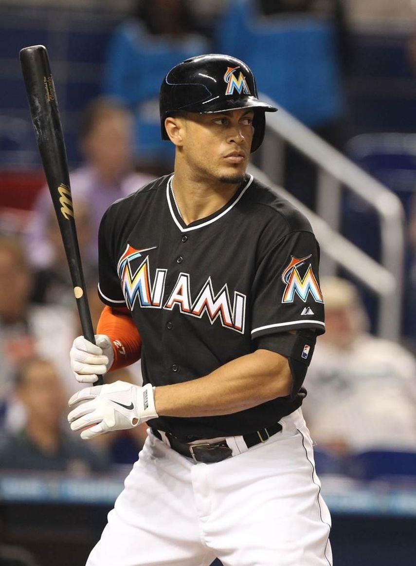 Los Marlins y Stanton acuerdan contrato por 325 millones de dólares y 13 años