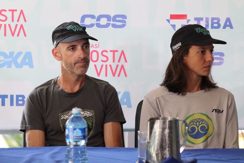 Urtzi Iglesias del Torpedo Vidaraid y Camila Nicolau del equipo Brasil Multisport. Participantes de Adventure Race Panamá