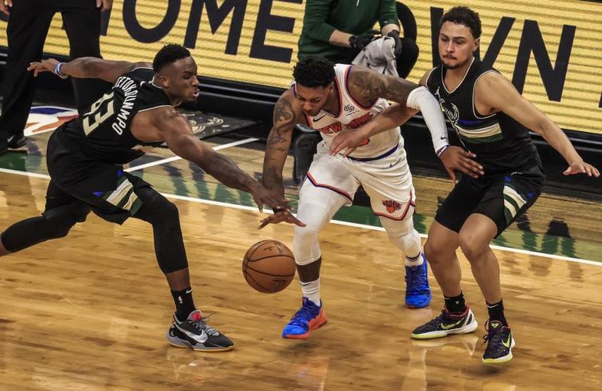 96-102. Burks logra un doble-doble y los Knicks vencen a unos diezmados Bucks