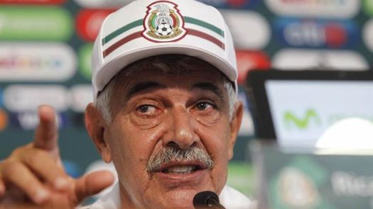 Tuca Ferretti seguirá como seleccionador de México por cuatro partidos más