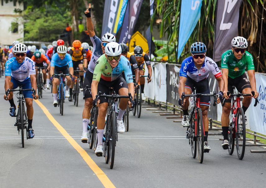 Brayan Sánchez gana la Etapa 5 en Colón