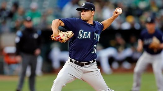 4-3. Gonzales controla desde la lomita a los Reales