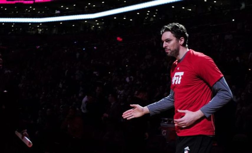 Whiteside fue la pesadilla de Gasol, Lillard la de Calderón