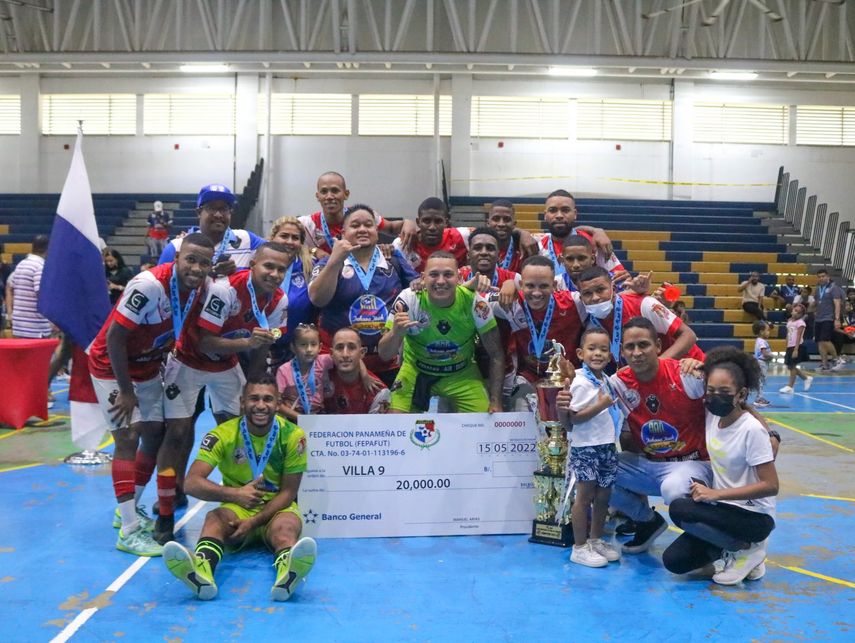 Villa 9 San Miguelito derrotó 7-5 en la prórroga al CD Universitario.