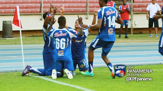 Árabe Unido sale avante en un accidentado encuentro ante Sporting SM