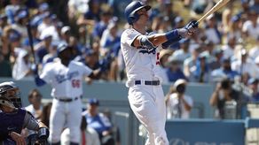 18-5. Bellinger pega dos jonrones y remolca seis carreras