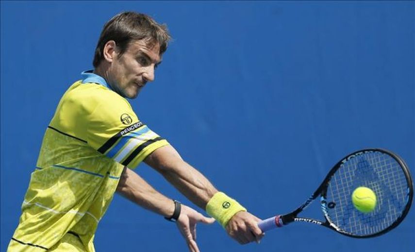 Robredo sufre ante el tunecino Jaziri pero supera la primera ronda