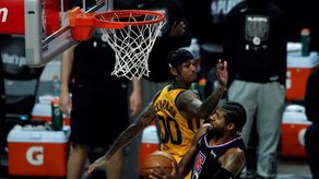 103-100. Trae Young gana duelo a Joel Embiid y los Hawks empatan la eliminatoria