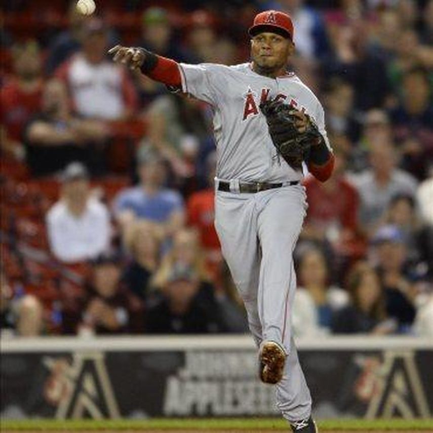 7-6. Aybar define la victoria de los Angelinos