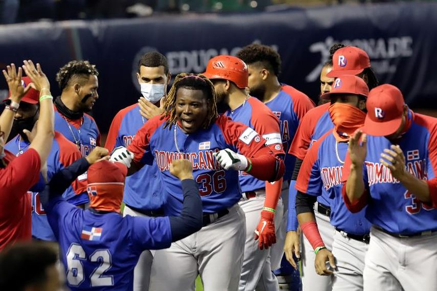 10-7. Rally en la séptima entrada le da triunfo a Dominicana sobre Venezuela