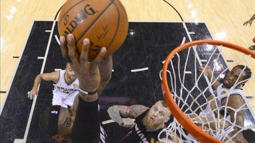 96-98. James y Bosh dan la victoria del empate a los Heat