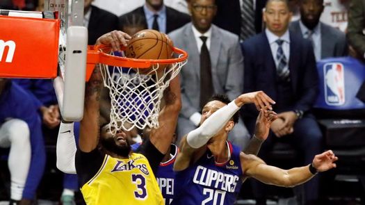 120-91. Davis logra doble-doble en victoria cómoda de Lakers