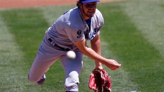 Bauer, de los Dodgers, gana una batalla legal a la mujer que pidió una orden de alejamiento