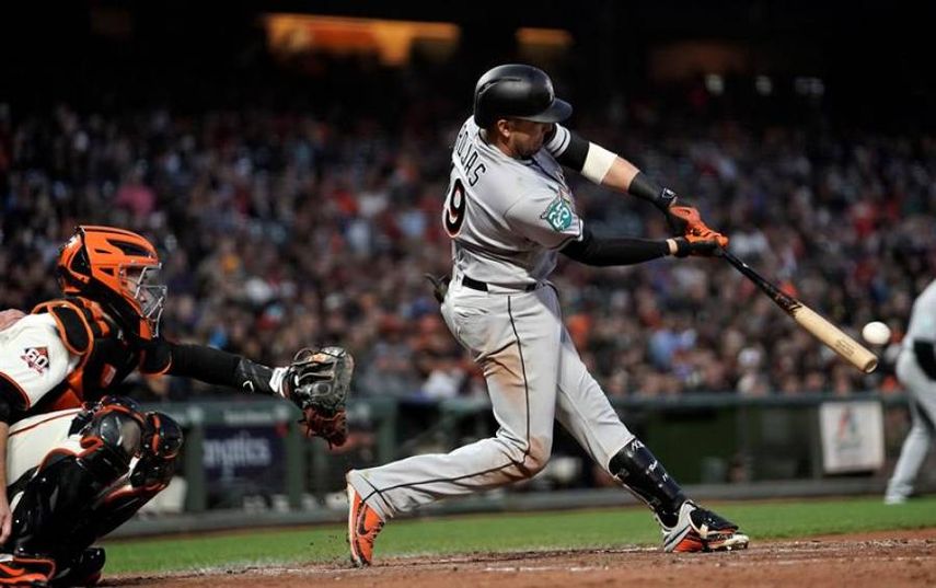 Diamondbacks consolidan liderato; mejoran Mets y Filis; remontan Marlins