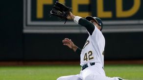 Laureano pone el sello latino al pegar su primer grand slam en las mayores