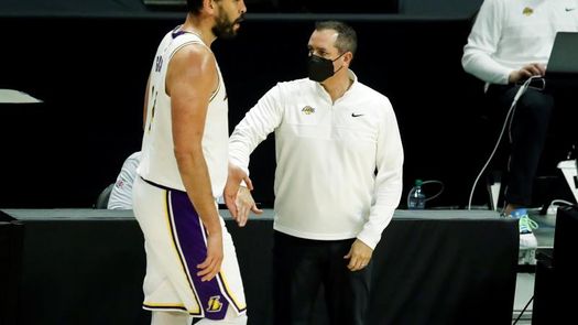101-110: Los Lakers aplastan a los Raptors con un Gasol dominador