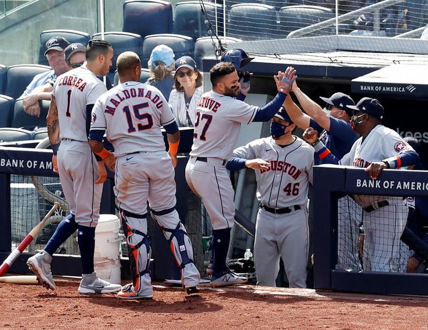 8-7. El venezolano José Altuve jonronea y marca el triunfo de los Astros