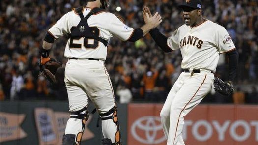 Casilla aseguró el triunfo y la clasificación de los Gigantes; Peralta de los Cardenales