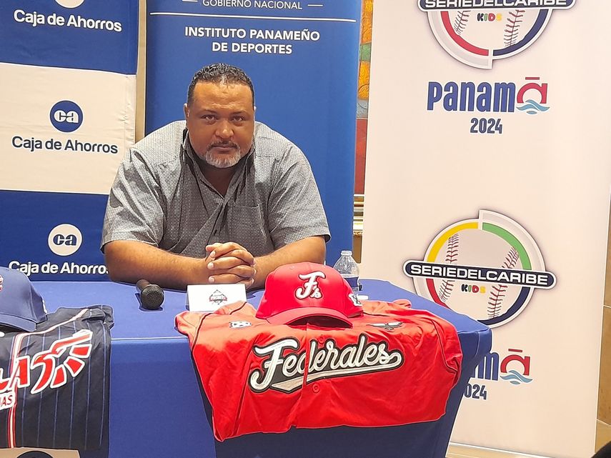 Carlos Lee fue presentado este jueves 7 de diciembre con nuevo presidente de la Liga Probeis. Foto: Cortesía/Aurelio Ortiz G.