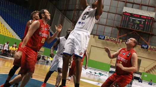Correcaminos de Colón suman segunda victoria en la Centroamericana