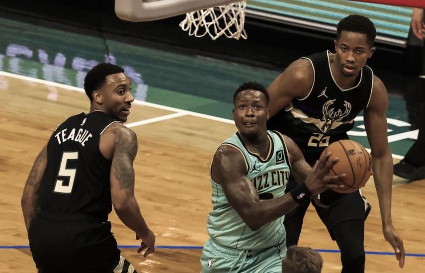 119-127. Bridges y los Hornets ganan al segundo equipo de Bucks