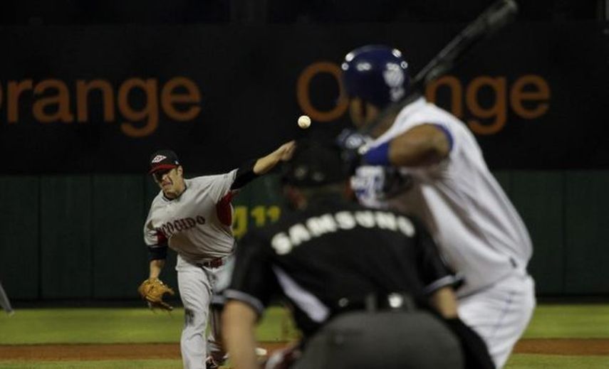 Estrellas vencen Tigres y reasumen el liderato en béisbol dominicano
