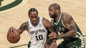 146-125. Los Spurs establecen marca de anotación y arrollan a los Bucks