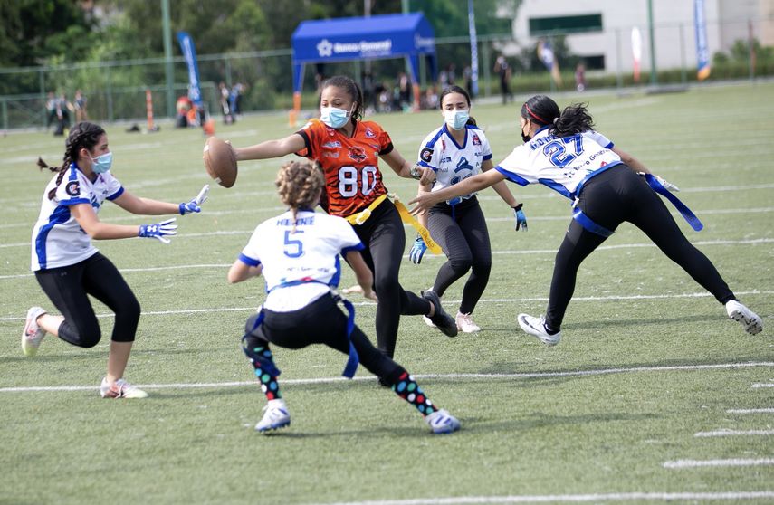 Flag Football Varsity Kiwanis se pone parejo