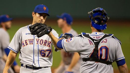 7-4. Wacha domina desde el montículo; Alonso y Conforto ponen el bate ganador
