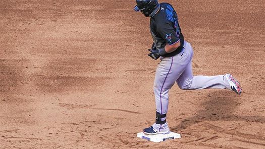 6-2. El venezolano Aguilar se mantiene jonroneando para los Marlins y castiga a los Cerveceros