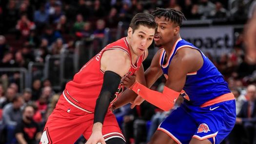 Los Lakers brillan con su mejor inicio desde 2010, Trae Young con 42 puntos