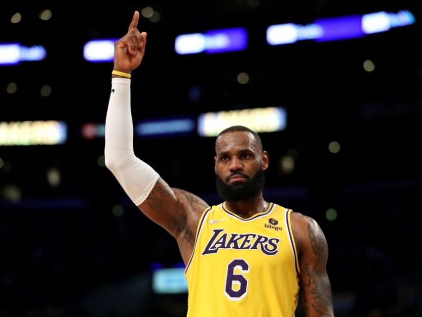 LeBron James se convirtió en el máximo anotador en la historia de la NBA