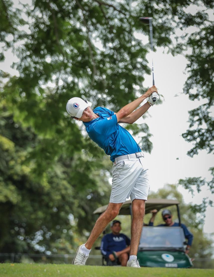 Eduardo Arango lll haciendo swing durante el Pacific Classic Open.&nbsp;