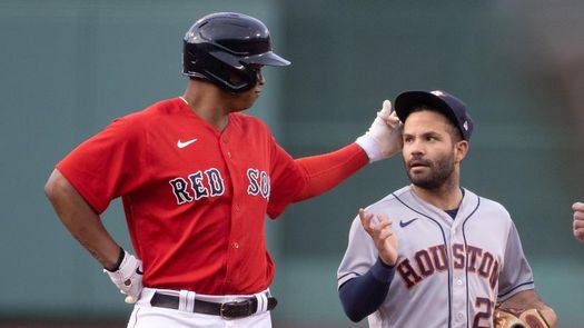 Adolis García pega dos jonrones; Altuve calla con vuelacercas a la afición