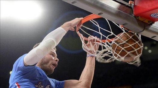 Los Lakers imponen su marca perdedora; los Cavaliers se acercan al título; volvió George