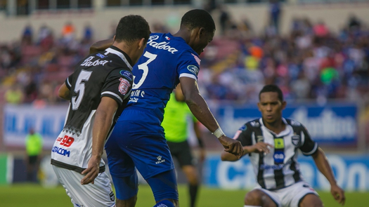 El Tauro domina en el Rommel Fernández