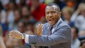 Dwane Casey, de los Raptors, nombrado Entrenador del Año en la NBA