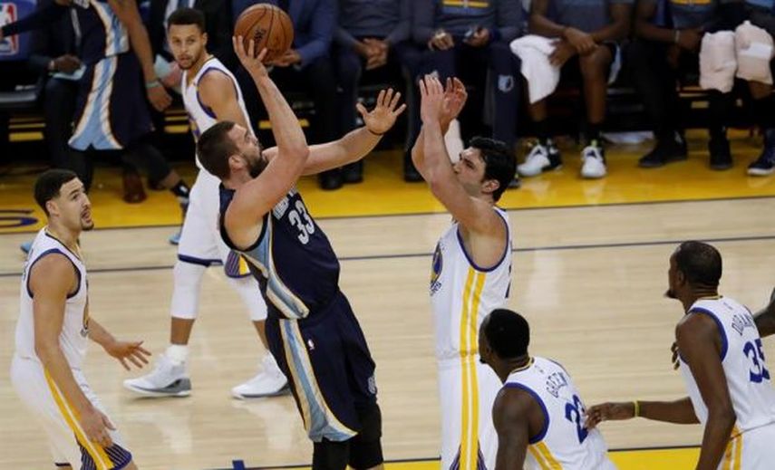 Los Rockets amplían la racha y los Grizzlies vencen a los Warriors pese a los 40 puntos de Curry
