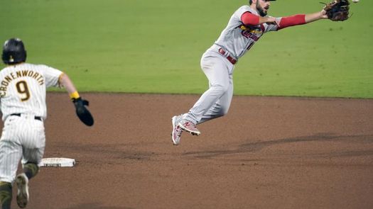 5-3. Cronenworth anota la carrera de la ventaja de los Padres