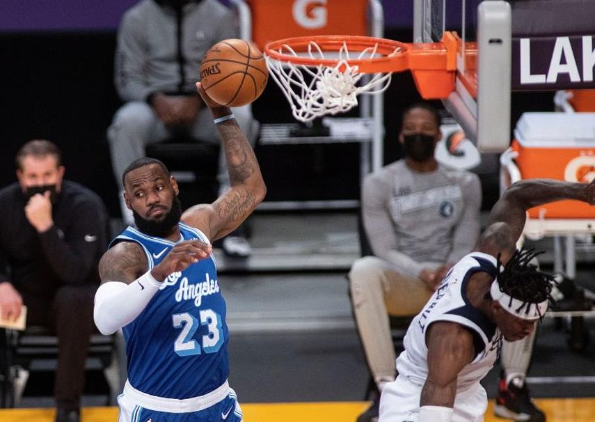 137-121: Los reservas de los Lakers se lucen ante los Wolves de un gran Rubio