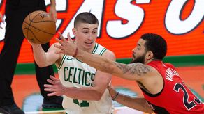 120-106. Ojeleye y Pritchard ponen de nuevo a Celtics en el camino ganador