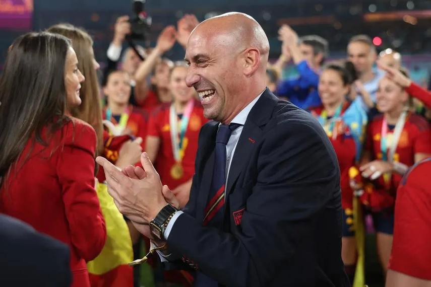 FIFA abre procedimiento disciplinario contra Luis Rubiales