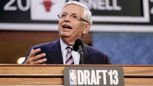 David Stern continúa grave tras ser operado de un derrame cerebral
